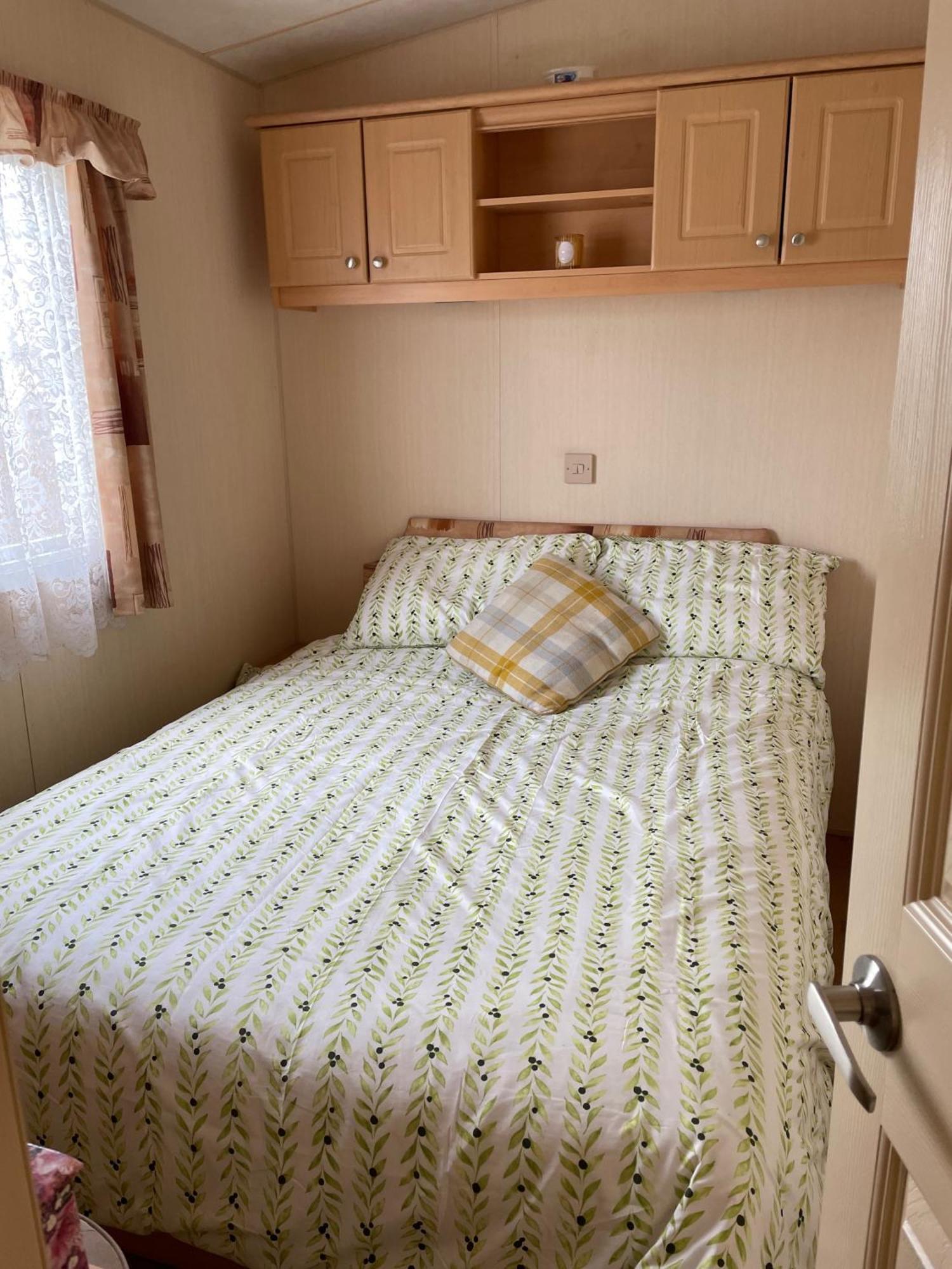 Cozy Camber Caravan 3 Bedroom Retreat With Decking راي المظهر الخارجي الصورة